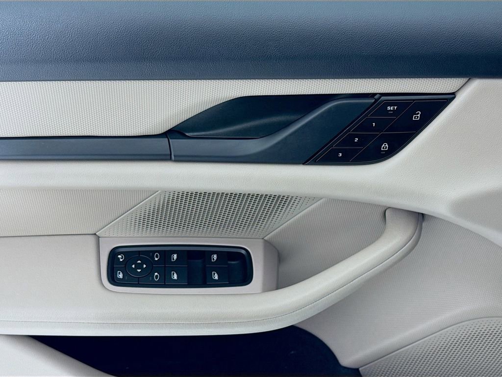 Certified 2024 Porsche Taycan image 11