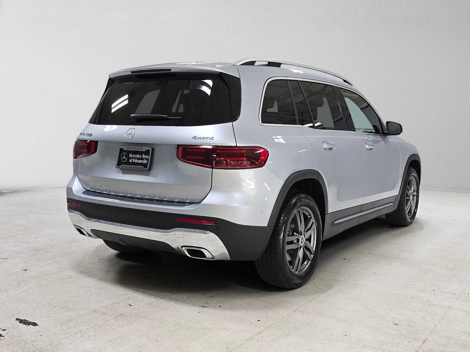 Certified 2026 Mercedes-Benz GLB 250 4MATIC image 4