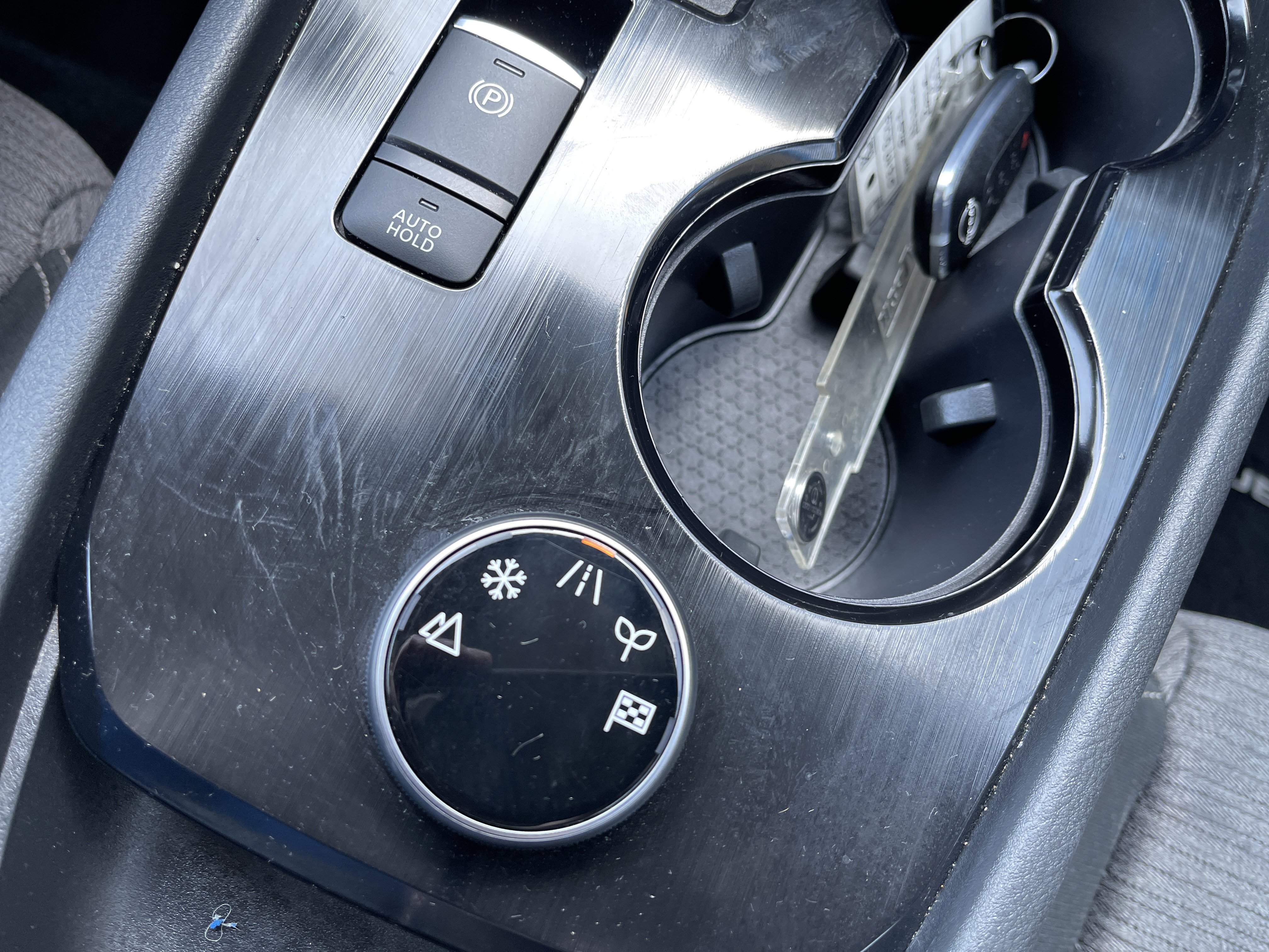 Used 2023 Nissan Rogue SV image 30