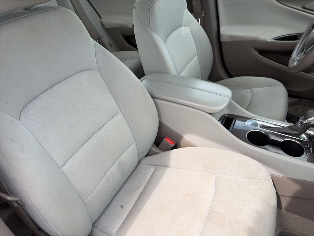 Used 2021 Chevrolet Malibu LT FWD image 31