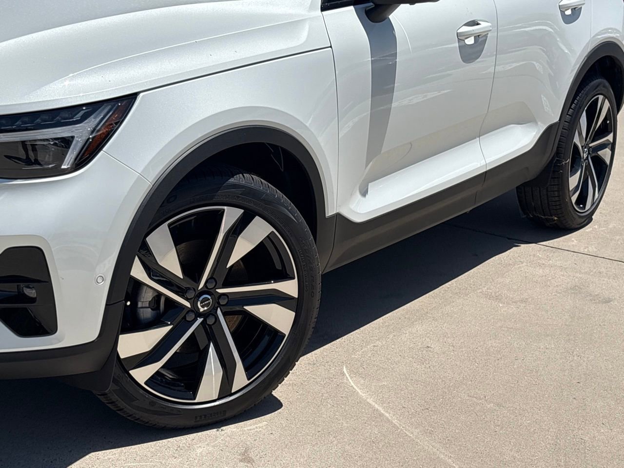 New 2026 Volvo XC40 B4 Plus w/ Protection Package Premier image 8
