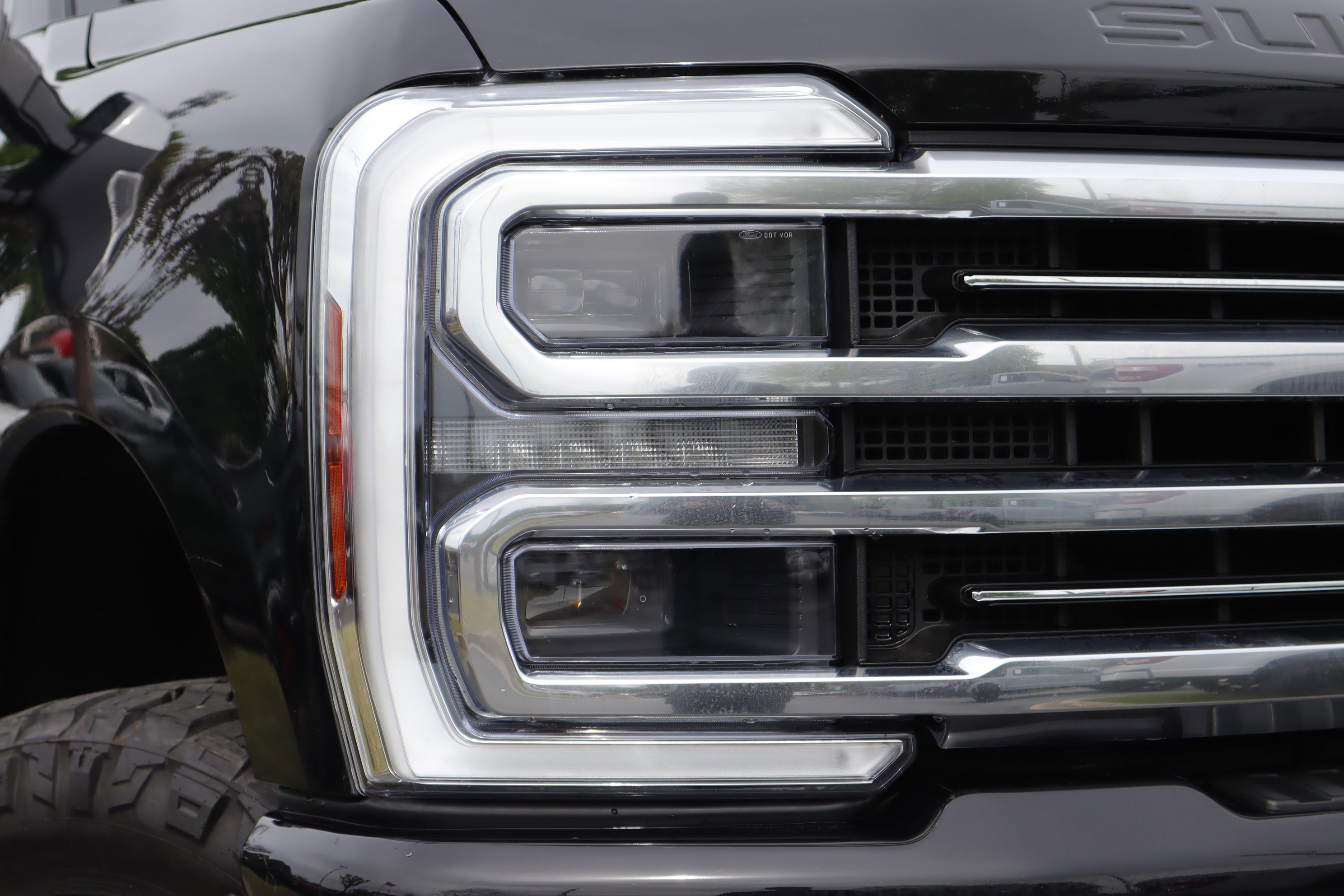 Used 2024 Ford F250 Limited w/ FX4 Off-Road Package AWD/4WD image 31