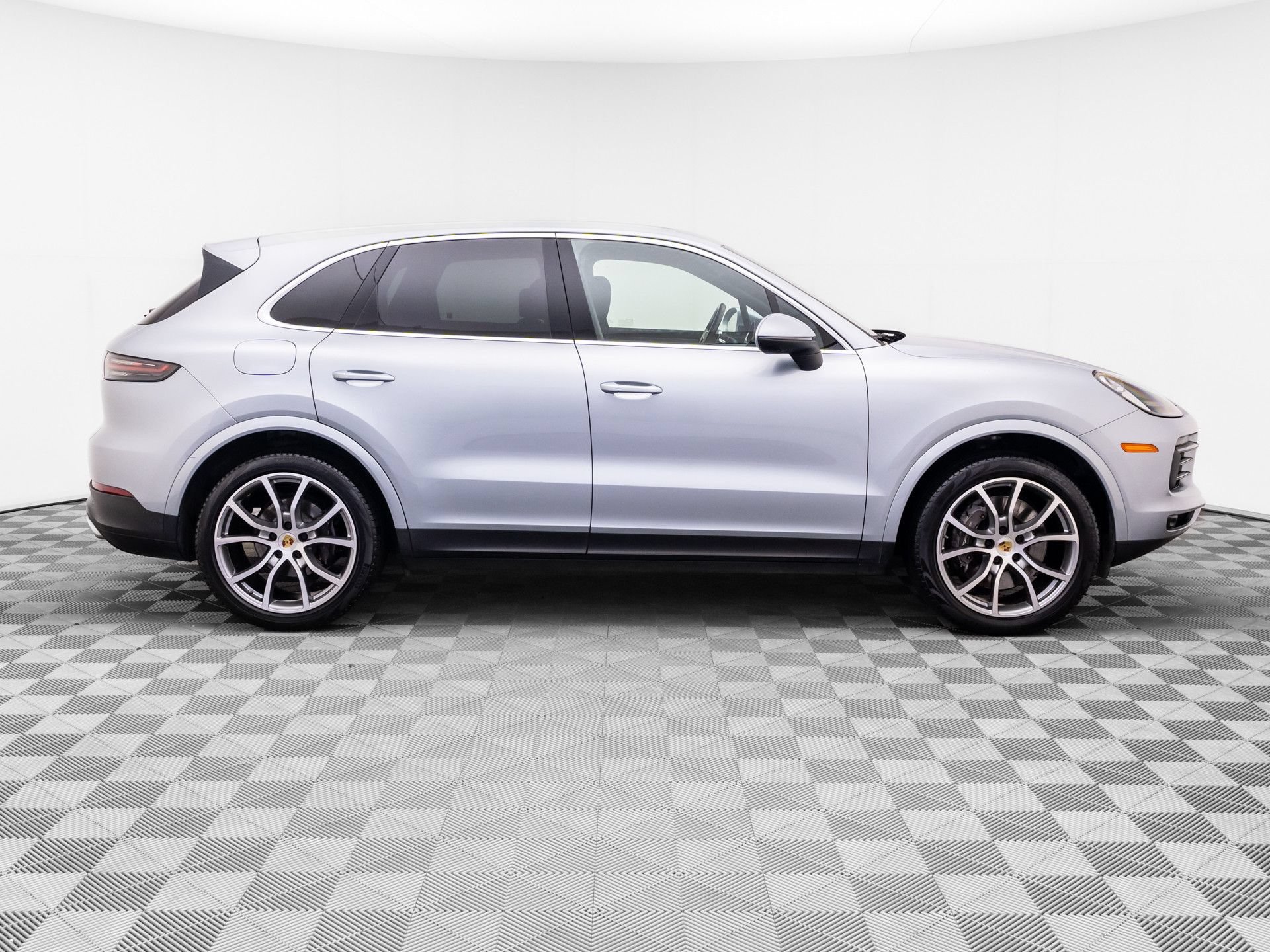 Certified 2023 Porsche Cayenne AWD/4WD image 7