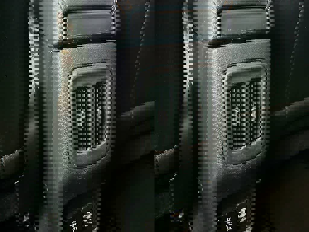 Used 2020 Jeep Compass Limited image 13