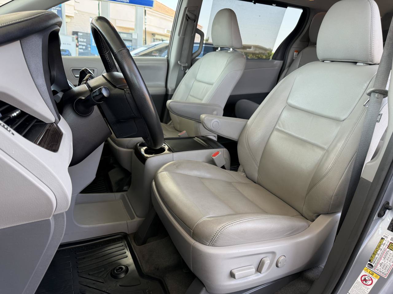 Used 2018 Toyota Sienna XLE AWD/4WD image 13