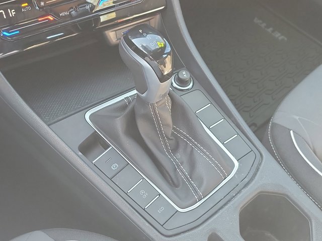 Used 2025 Volkswagen Jetta Sport image 26