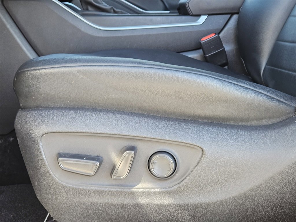 Certified 2023 Toyota Highlander XLE image 23