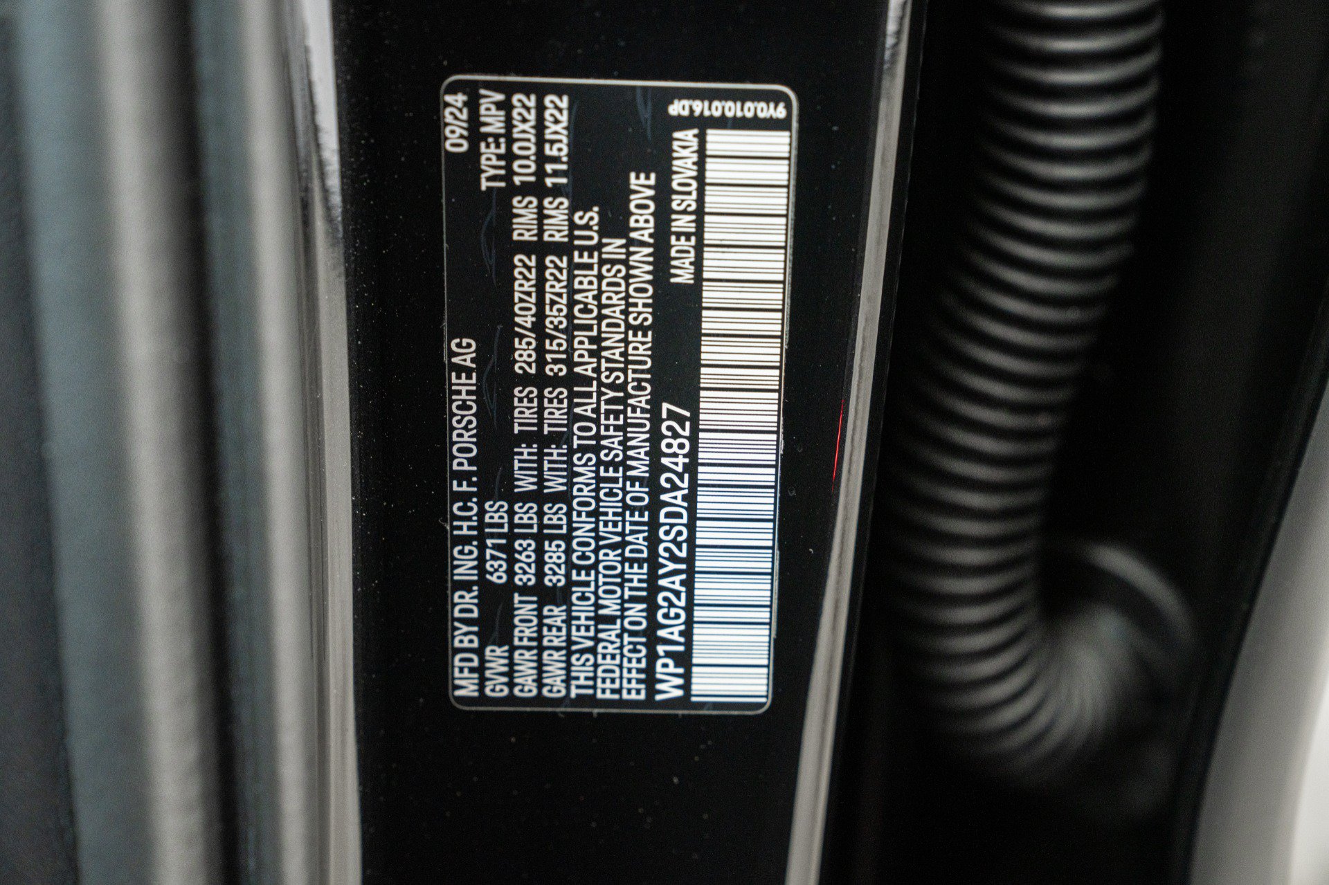 Used 2025 Porsche Cayenne GTS AWD/4WD image 18