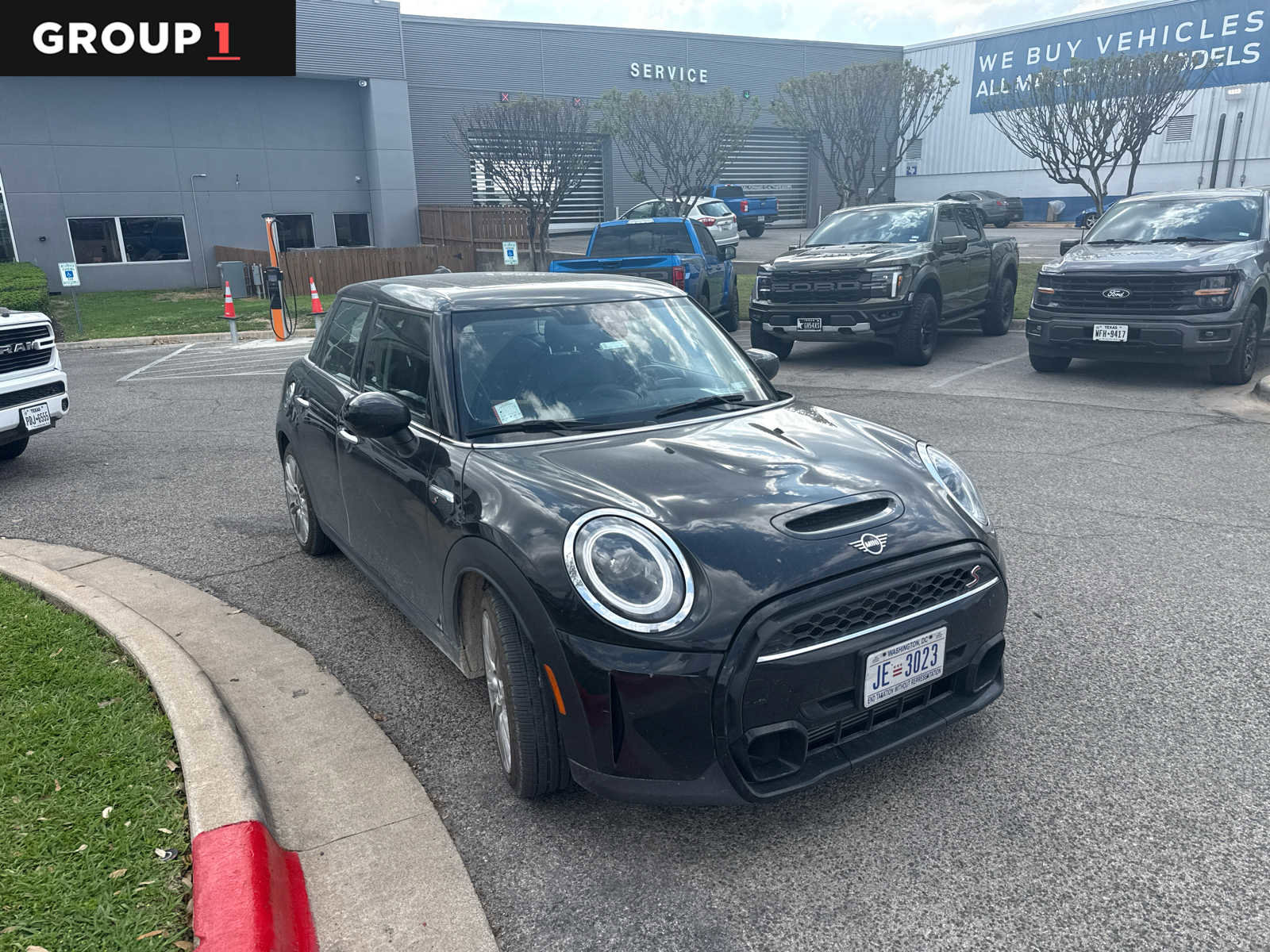 Used 2024 MINI Cooper S image 1