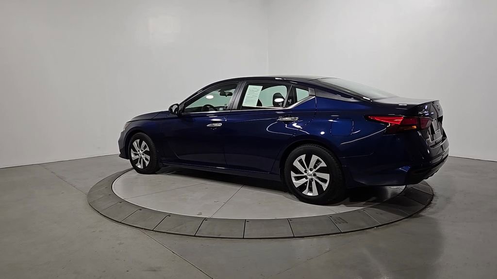 Used 2022 Nissan Altima 2.5 S image 3