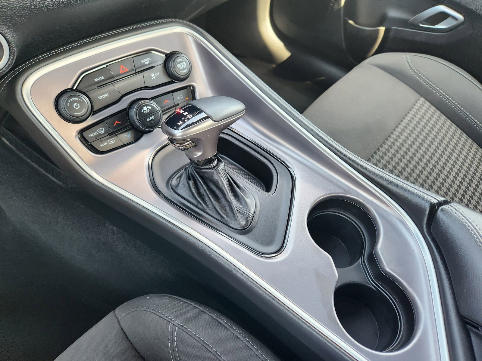 Used 2019 Dodge Challenger SXT image 24