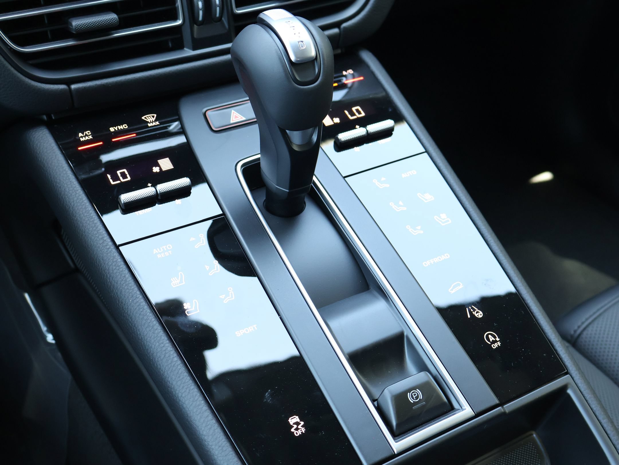 New 2026 Porsche Macan AWD/4WD image 20