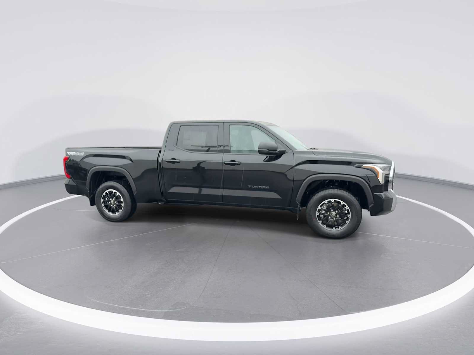 New 2025 Toyota Tundra SR5 w/ TRD Off-Road Package AWD/4WD image 9