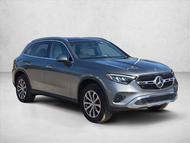 Used 2023 Mercedes-Benz GLC 300 4MATIC image 3