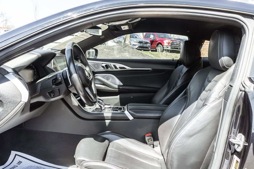 Used 2022 BMW M850i xDrive Coupe w/ M Carbon Exterior Package AWD/4WD image 26