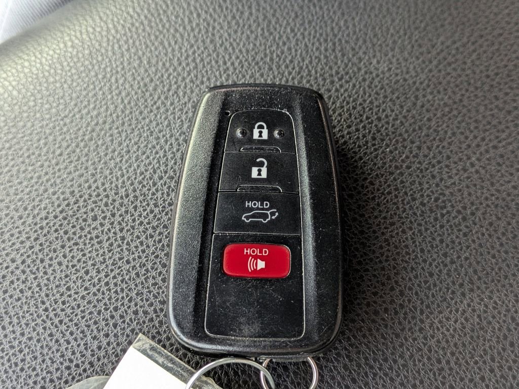 Used 2019 Toyota RAV4 XLE w/ Convenience Package image 31