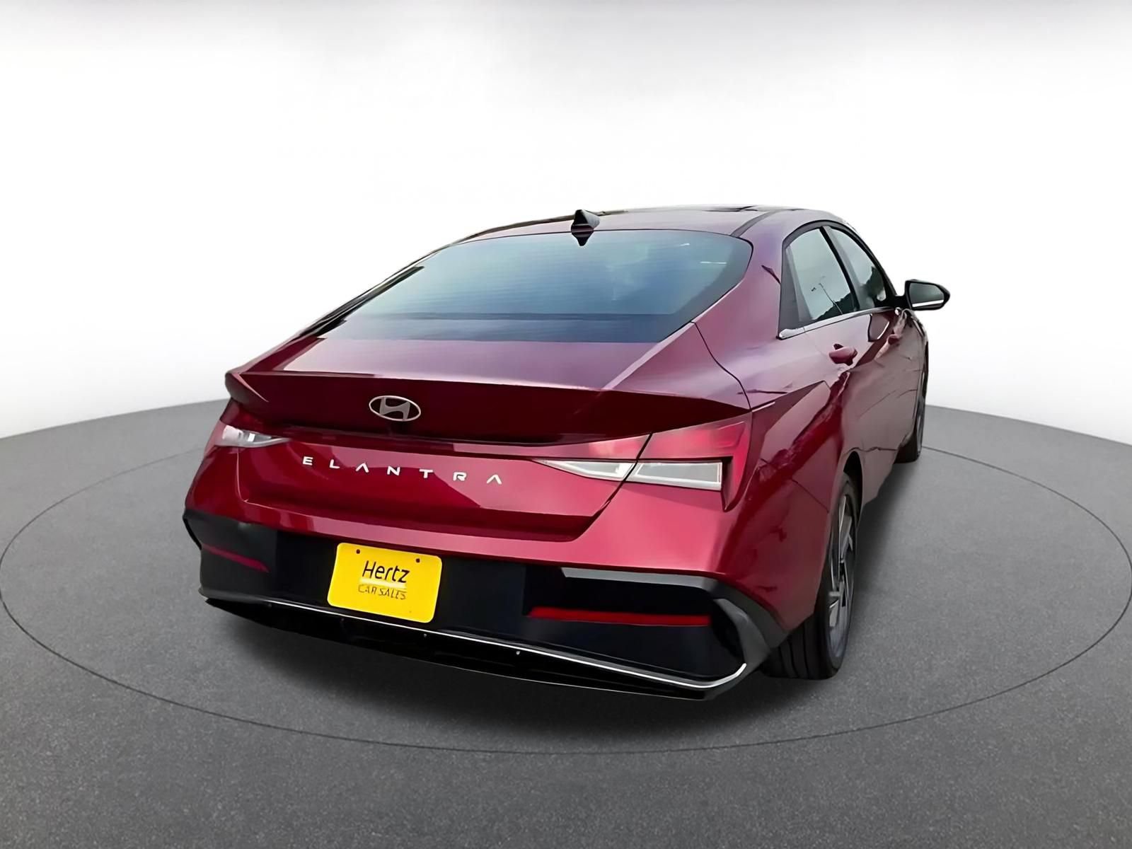 Used 2025 Hyundai Elantra SEL FWD image 13
