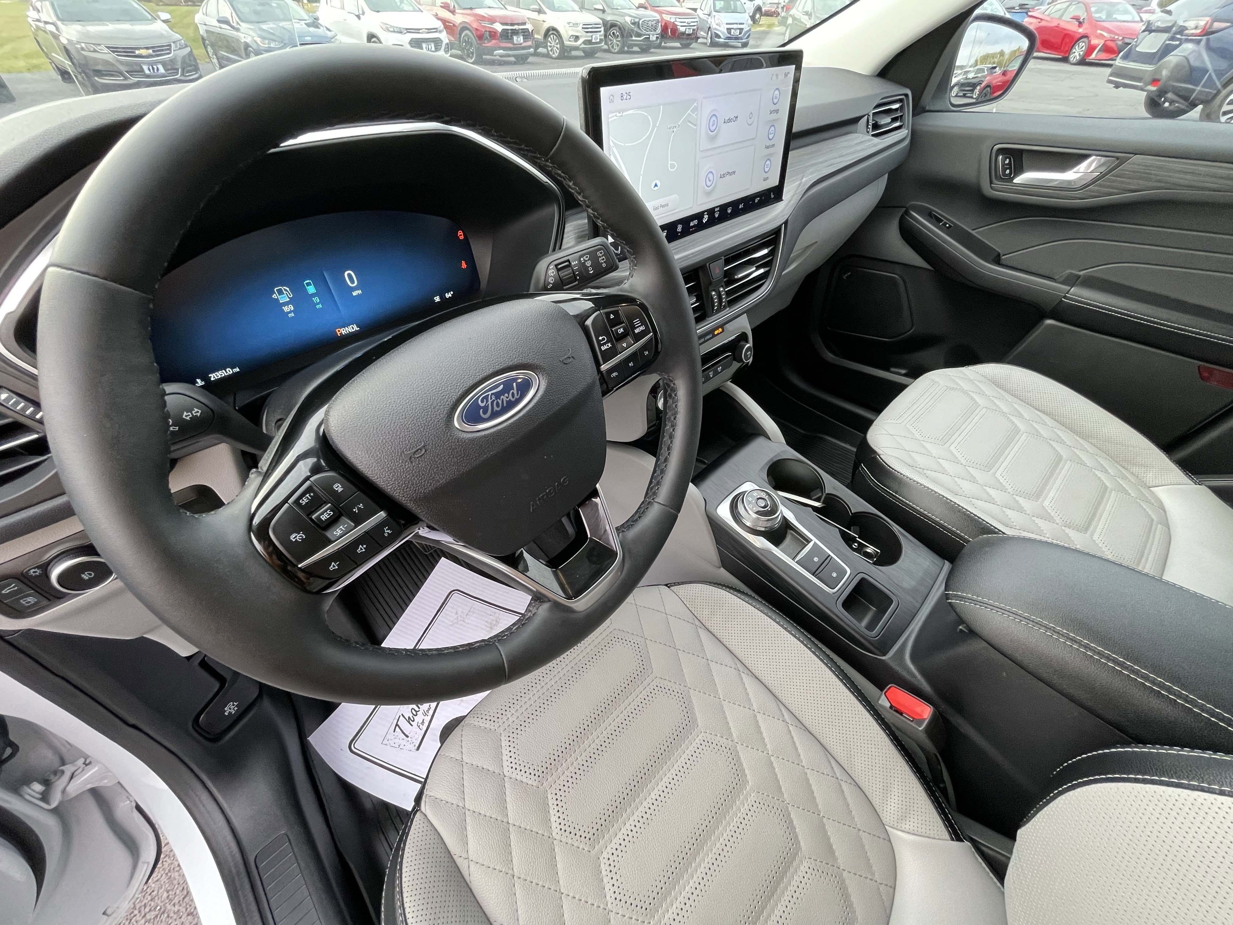 Used 2023 Ford Escape SE w/ PHEV Premium Package image 17