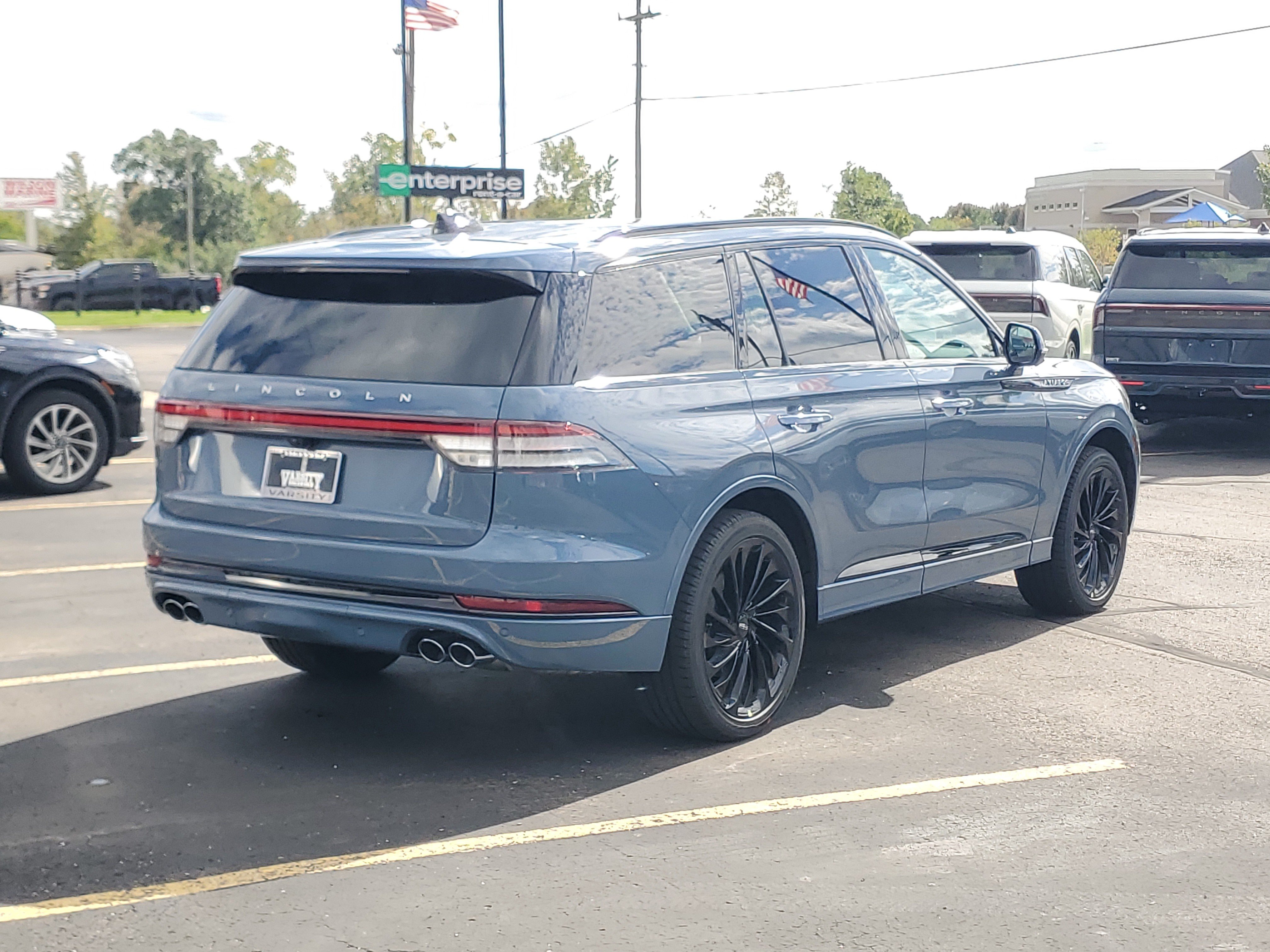New 2027 Lincoln Aviator Reserve AWD/4WD image 4