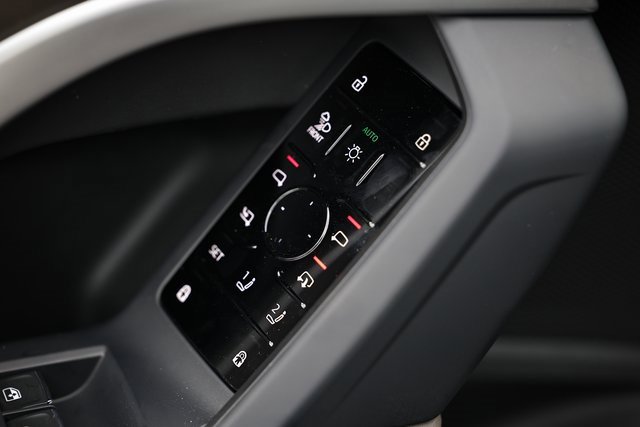 New 2025 Audi Q5 Prestige image 16