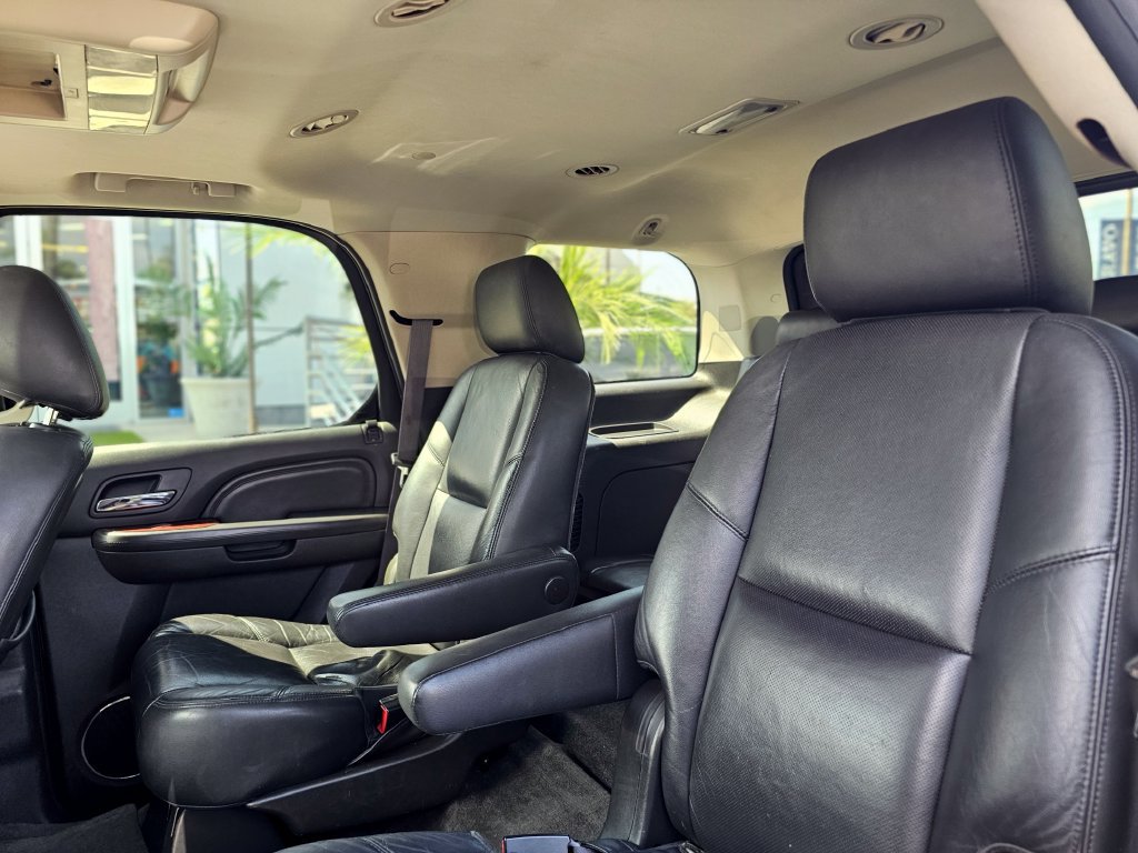 Used 2012 Cadillac Escalade Luxury RWD image 26