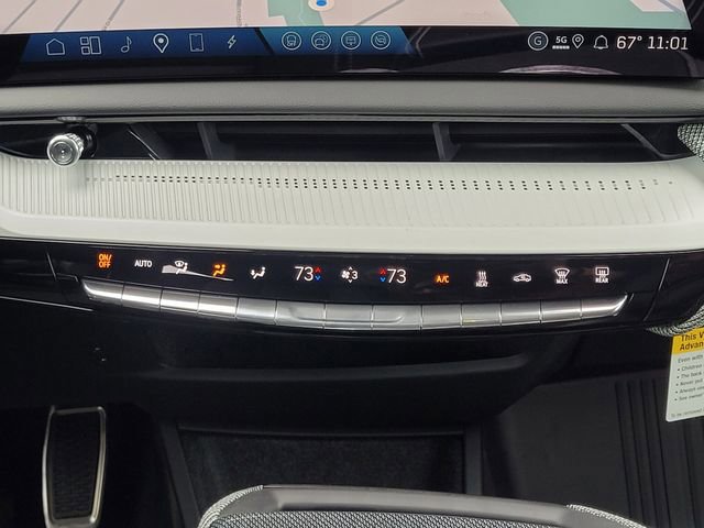 New 2026 Cadillac Optiq Luxury 2 image 15