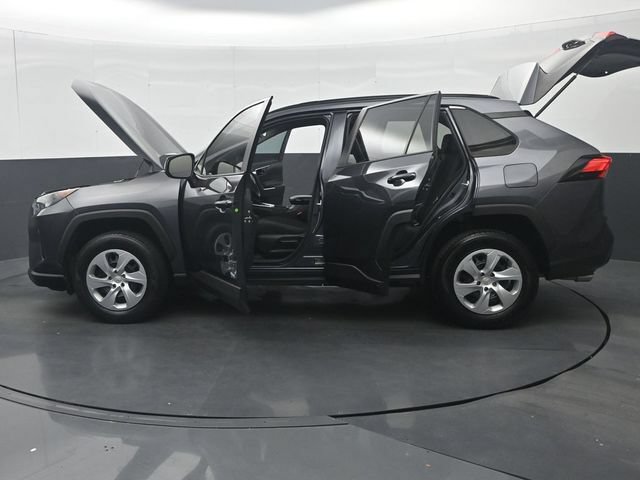 Used 2020 Toyota RAV4 LE FWD image 37