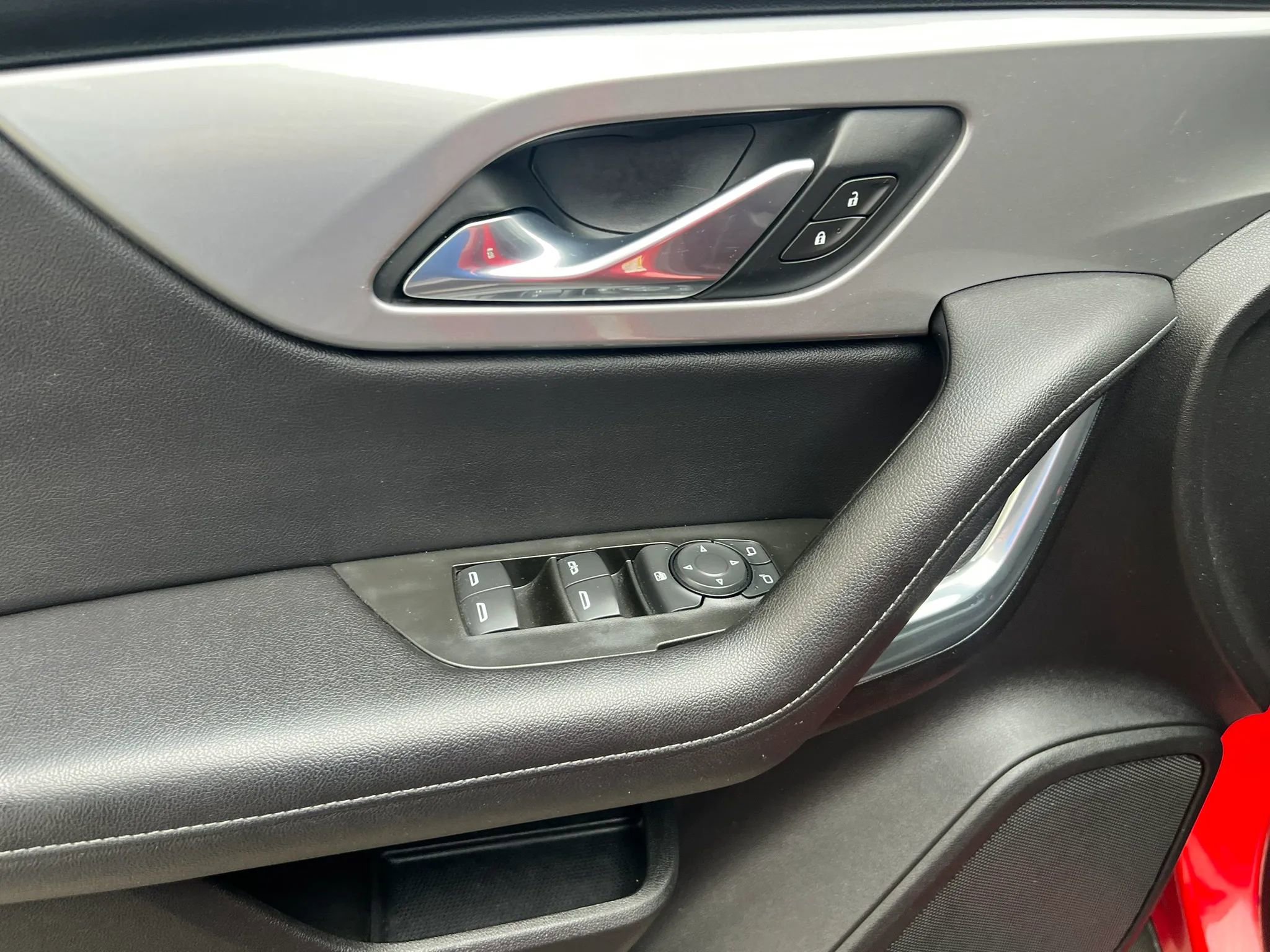 Used 2020 Chevrolet Blazer LT w/ LPO, Floor Liner Package FWD image 12