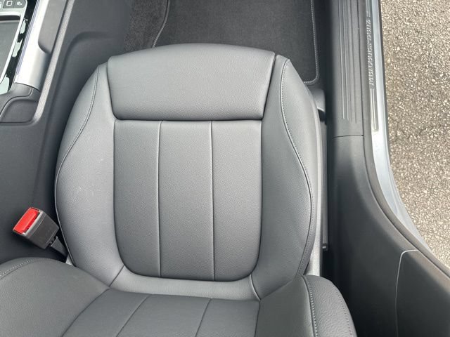 Used 2026 Mercedes-Benz GLB 250 image 33