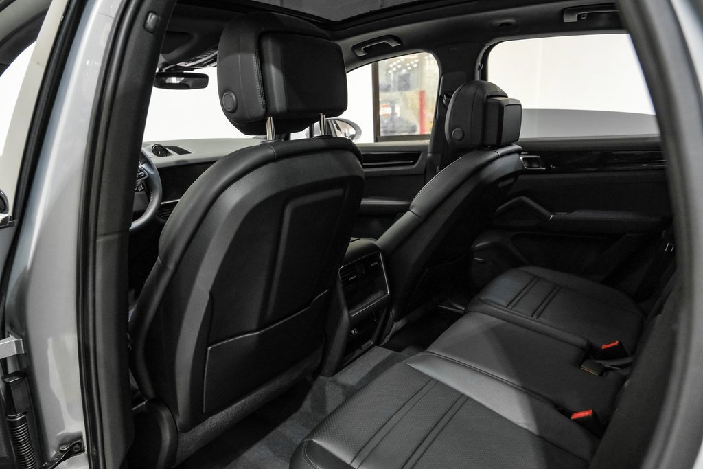 Used 2023 Porsche Cayenne image 34