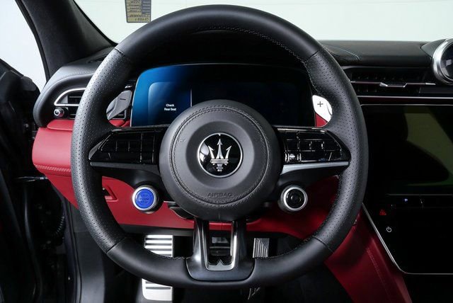 New 2026 Maserati Grecale Trofeo image 11