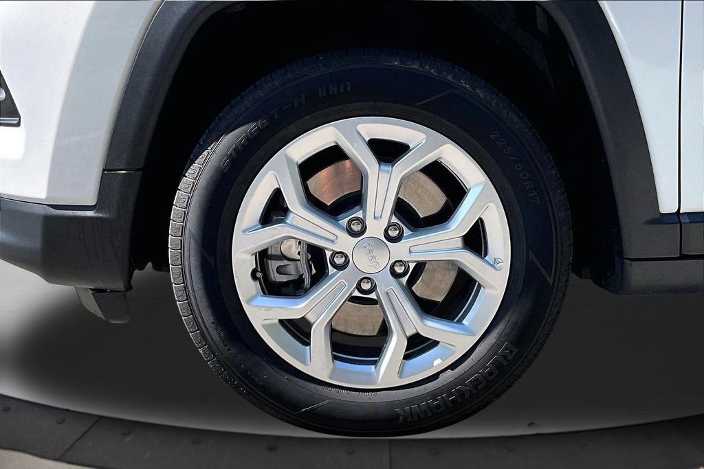 Used 2024 Jeep Compass Latitude AWD/4WD image 33