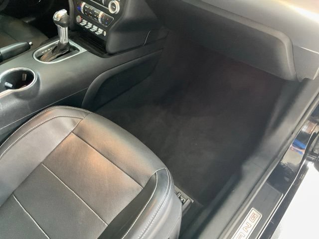 Used 2020 Ford Mustang Premium RWD image 23