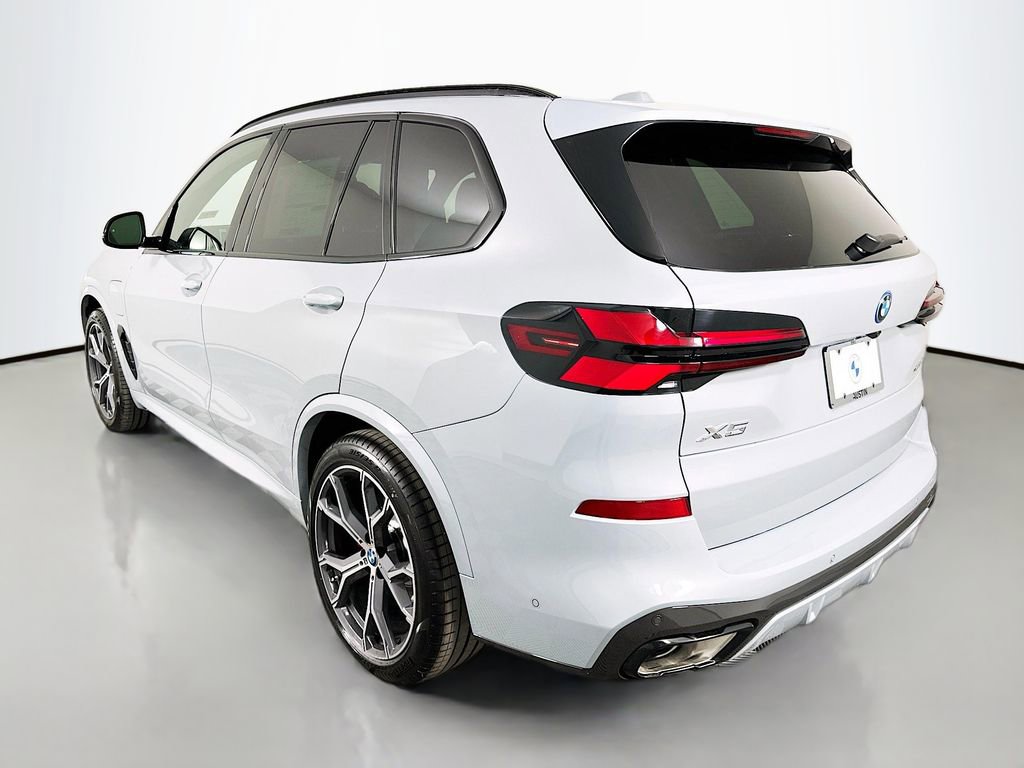 New 2026 BMW X5 xDrive50e w/ M Sport Package AWD/4WD image 7