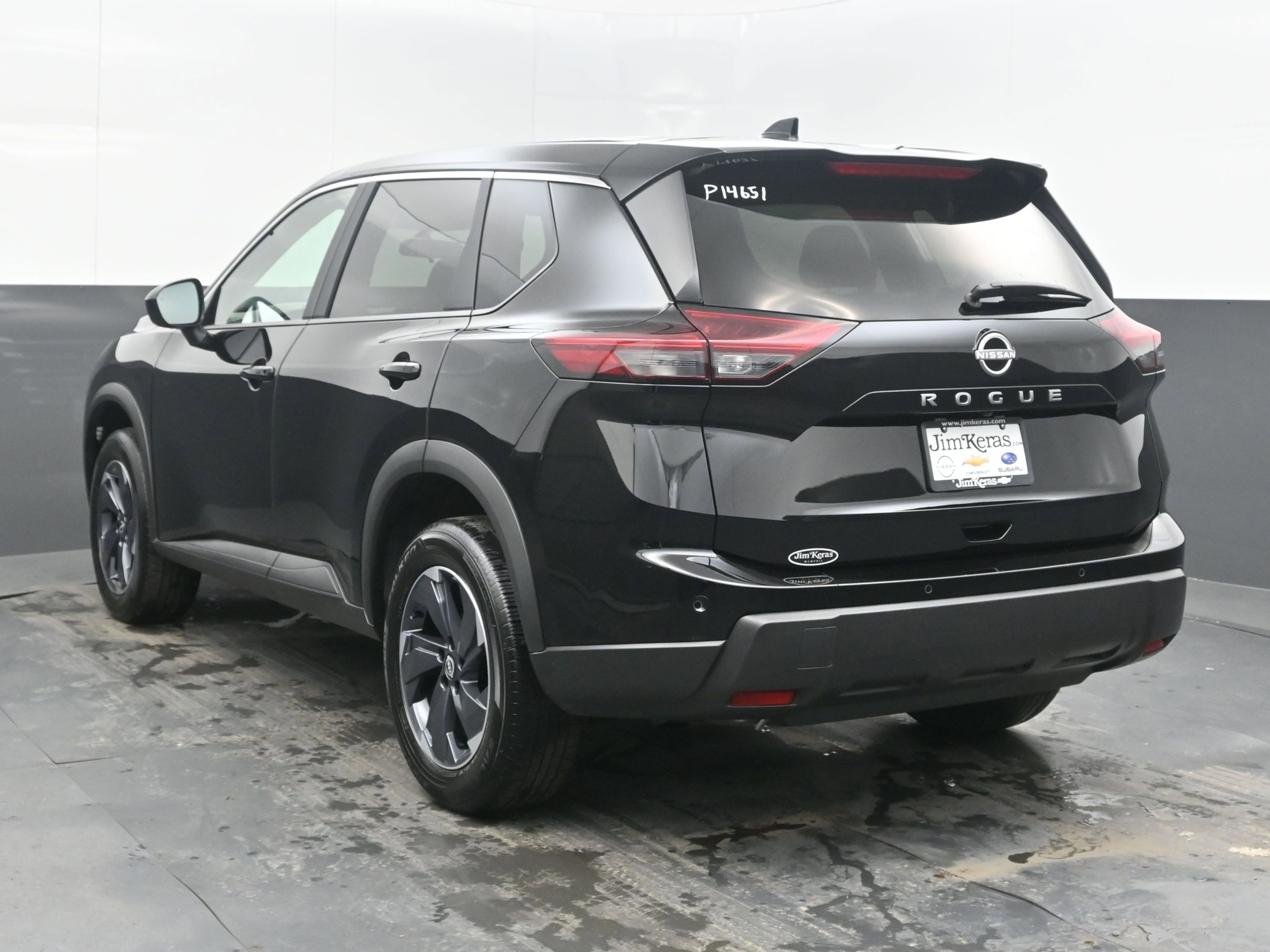 Used 2025 Nissan Rogue SV image 8