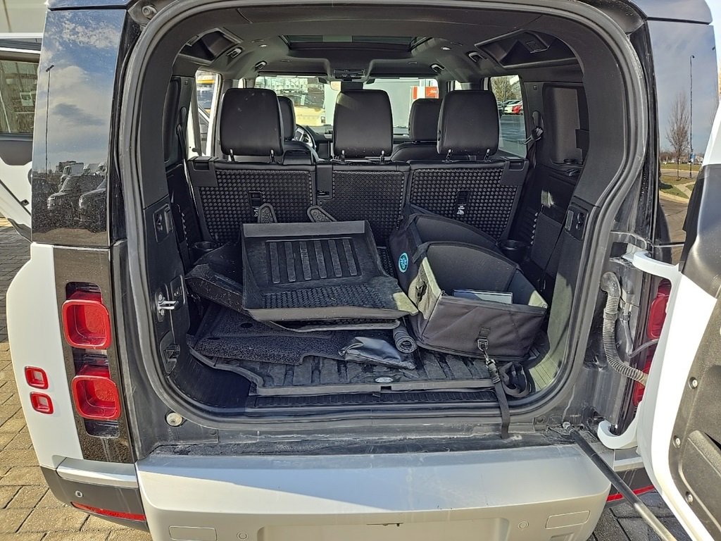 Used 2023 Land Rover Defender 110 S image 18