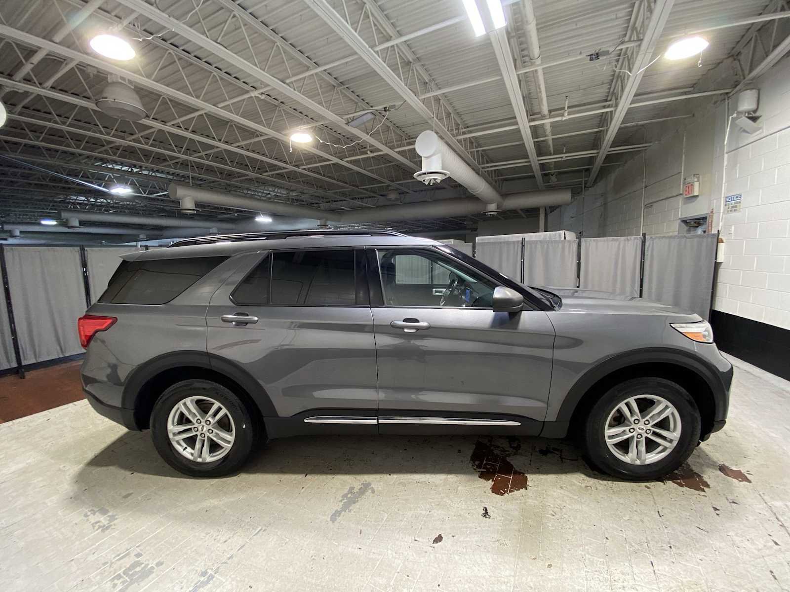 Used 2022 Ford Explorer XLT w/ Equipment Group 202A image 27