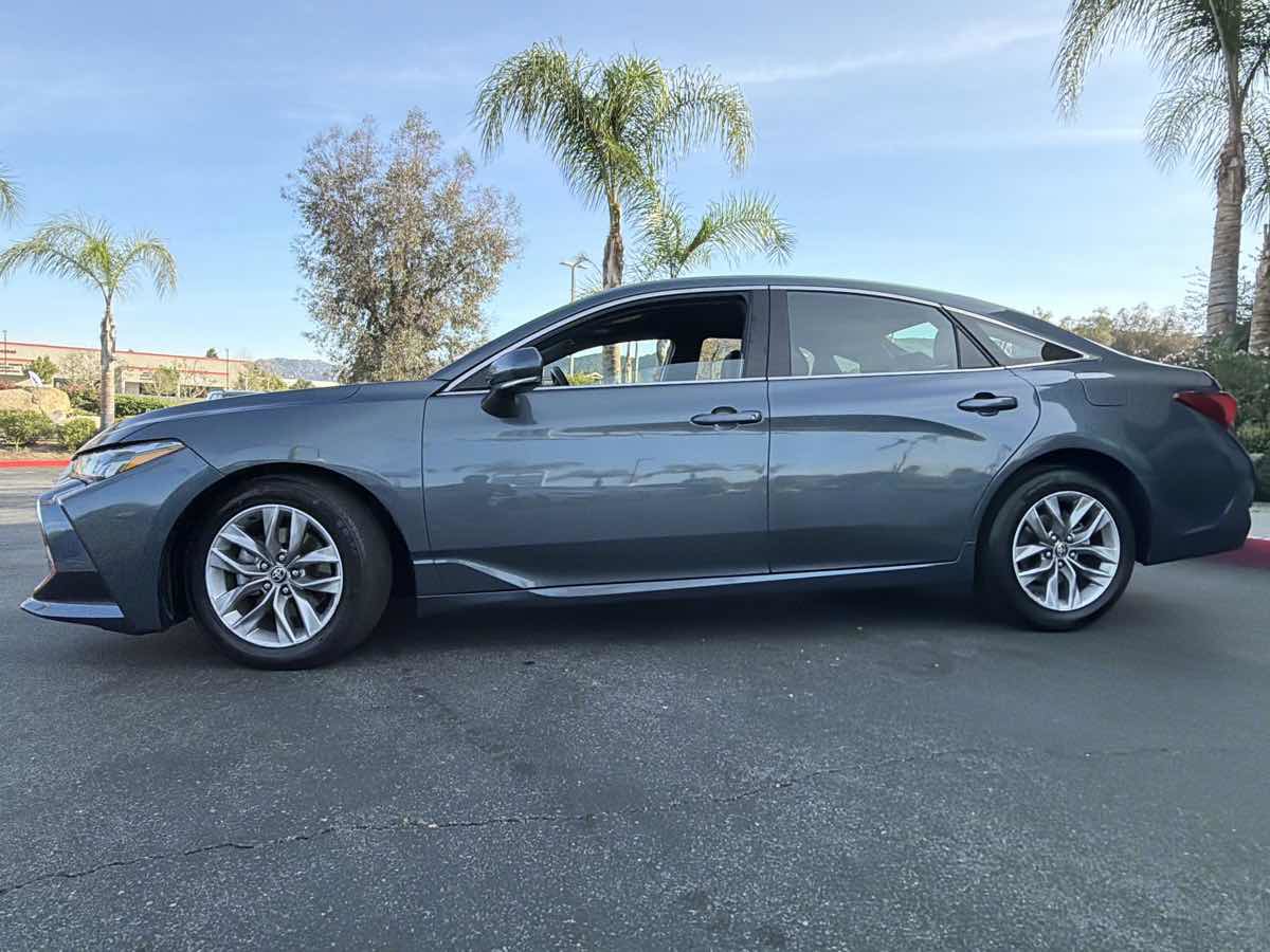 Used 2022 Toyota Avalon XLE image 14