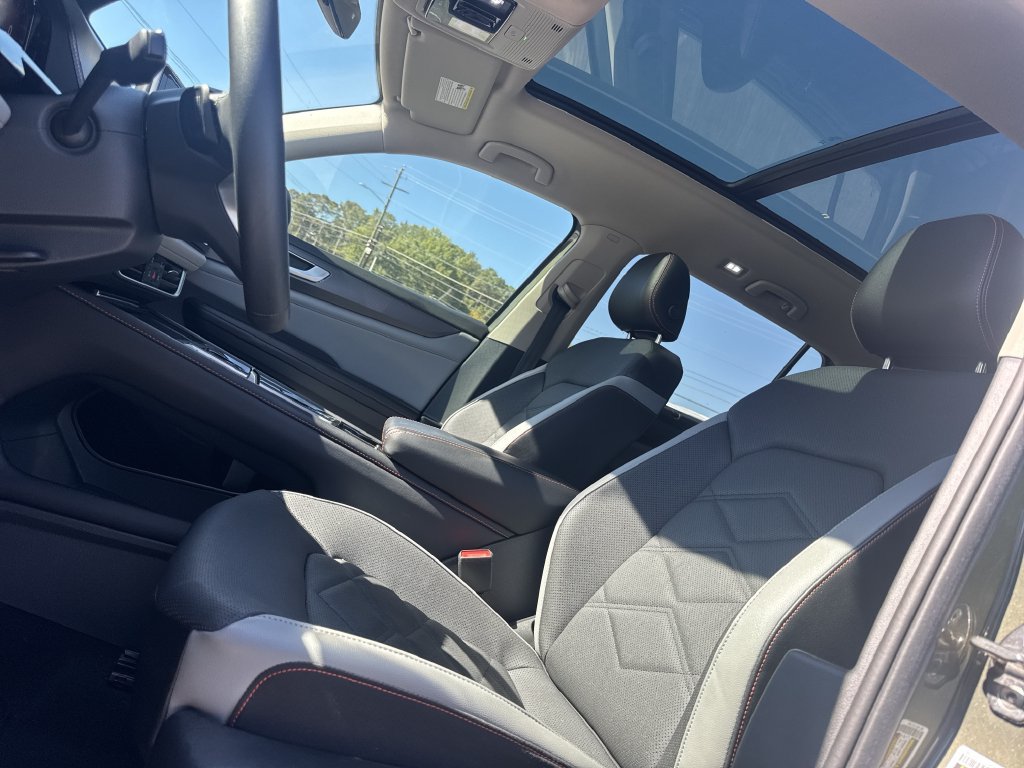 Used 2024 Volkswagen Atlas Peak Edition SE AWD/4WD image 33