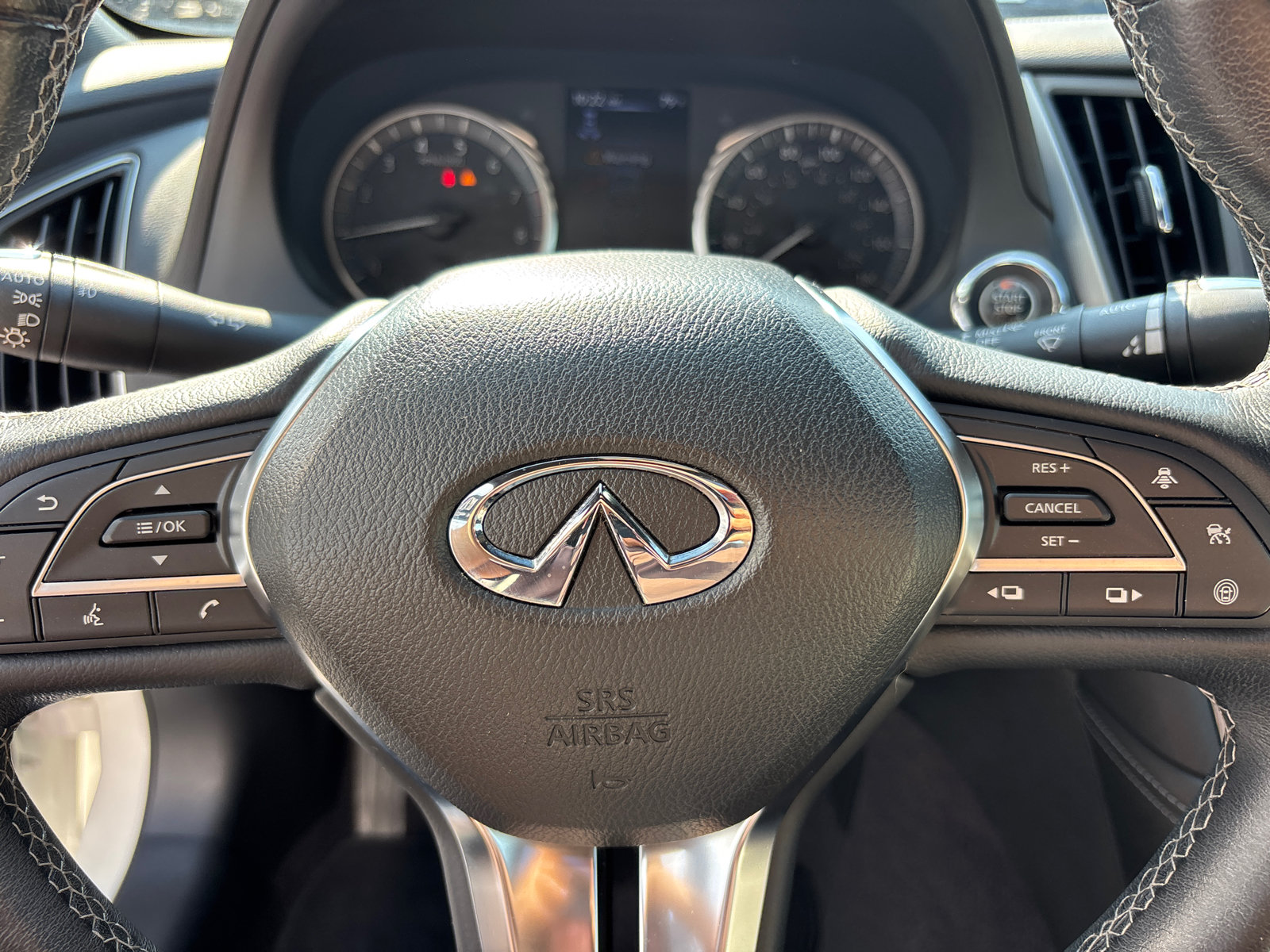 Used 2021 INFINITI Q60 3.0t Luxe w/ Essential Package AWD/4WD image 16