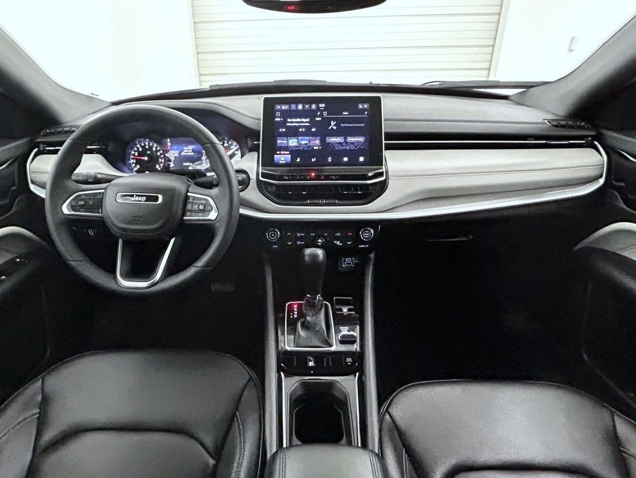 Certified 2025 Jeep Compass Limited AWD/4WD image 13