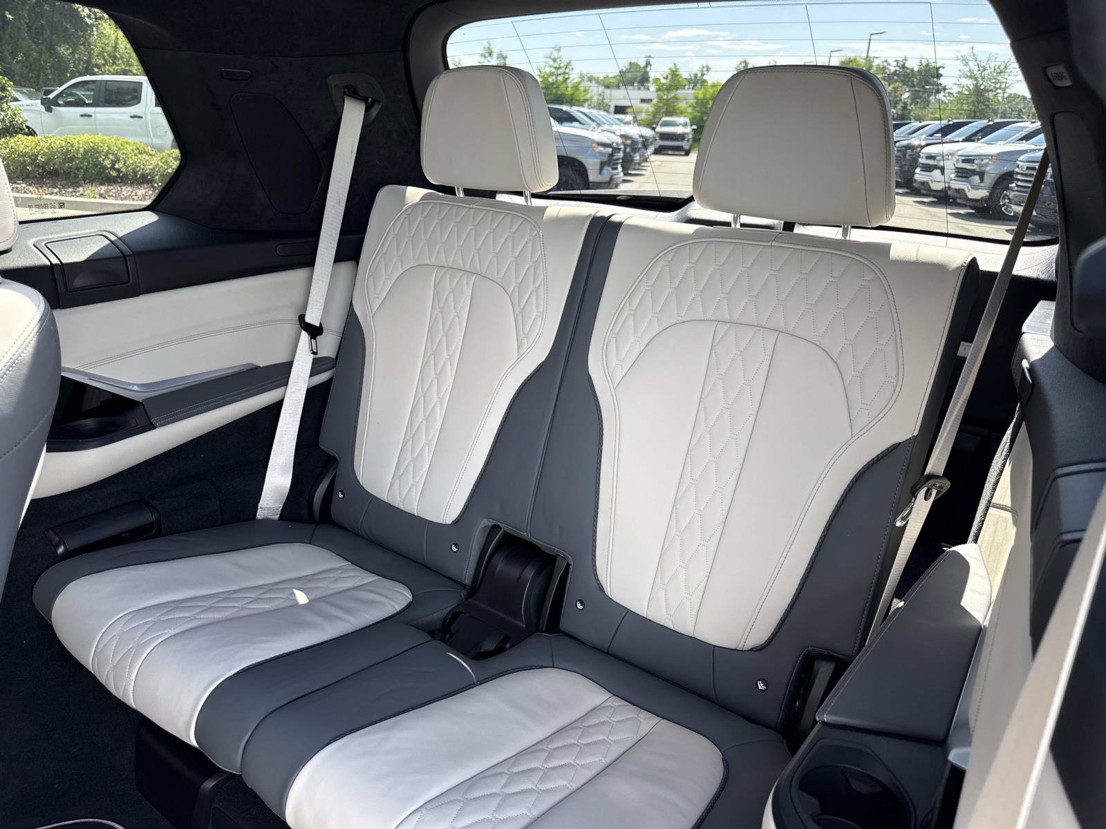 Used 2023 BMW X7 M60i w/ Executive Package AWD/4WD image 12