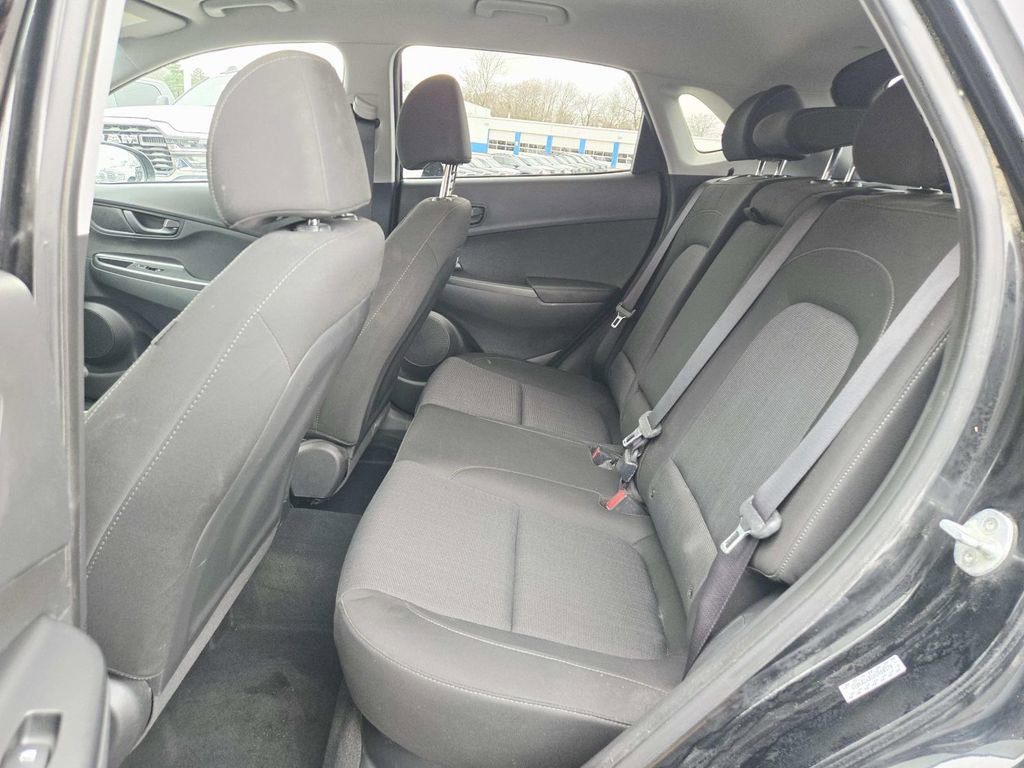 Used 2023 Hyundai Kona SEL image 12