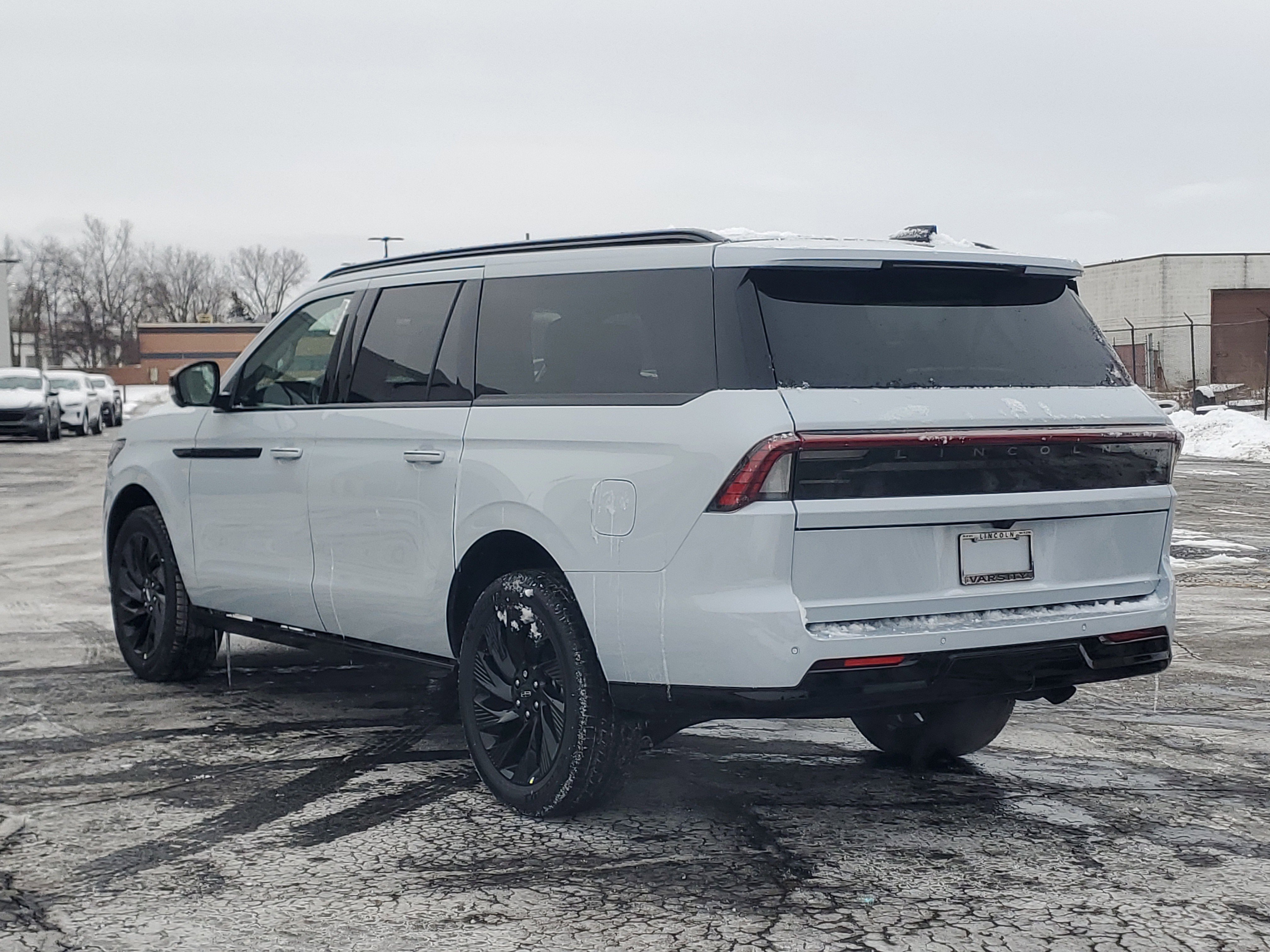 New 2026 Lincoln Navigator L Reserve w/ Jet Appearance Package image 3