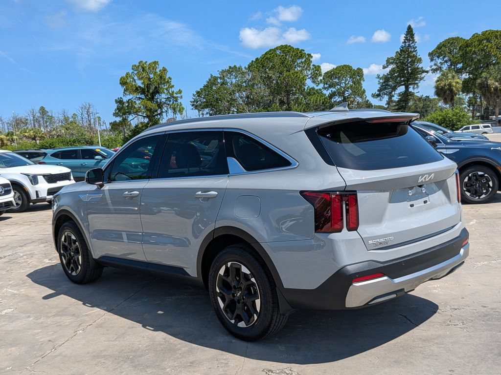 Certified 2025 Kia Sorento S w/ Panoramic Sunroof Package FWD image 6