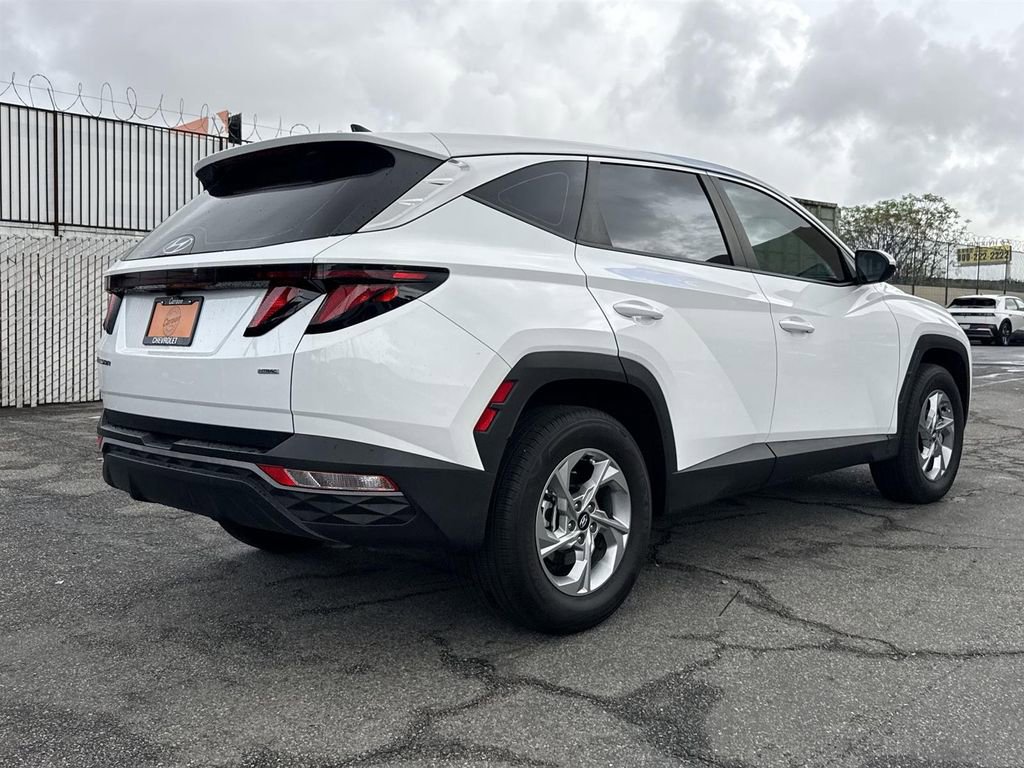 Used 2024 Hyundai Tucson SE image 3