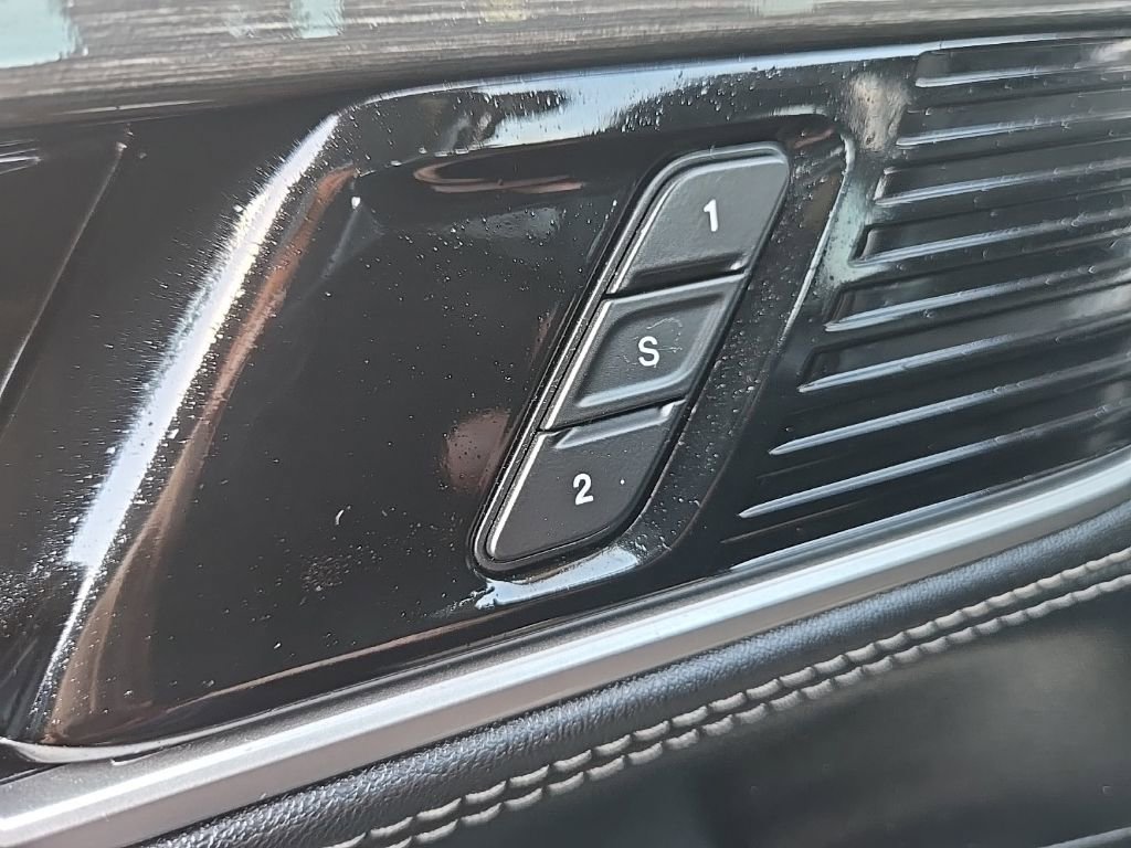 Used 2024 Jeep Wagoneer L Series II w/ Flexible Seating Group image 32