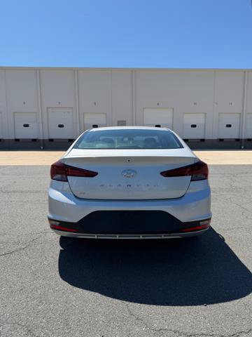 Used 2019 Hyundai Elantra SE FWD image 5