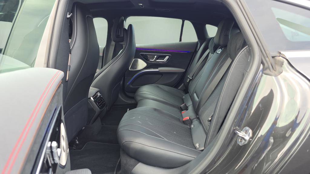 Used 2024 Mercedes-Benz EQS 580 4MATIC Sedan image 31