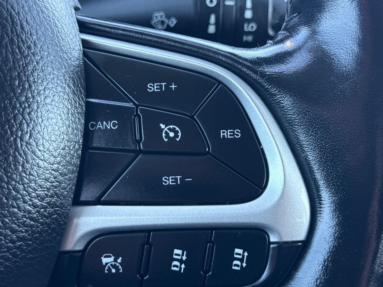 Used 2021 Jeep Compass Latitude w/ Sun and Sound Group AWD/4WD image 28